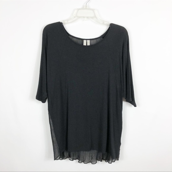 Madison Tops - Madison Short Sleeve Accordion Pleated Back Top Black Size Medium
